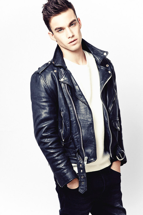 Michael Wilcox by Alex Evans | THEHUNKFORM.COM NEWS SCOOP.IT | Scoop.it