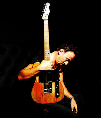 Bruce Springsteen lancia una palla che demolisce - MAG - Sky.it | Bruce Springsteen Italy - Open All Night | Scoop.it