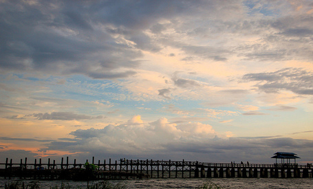 U-Bein Bridge at Sunset Wild About Travel | The Blog's Revue by OlivierSC | Scoop.it