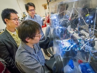 Nanoscale artificial leaf can extract hydrogen from water with just sunlight | Sustainable Futures | Scoop.it