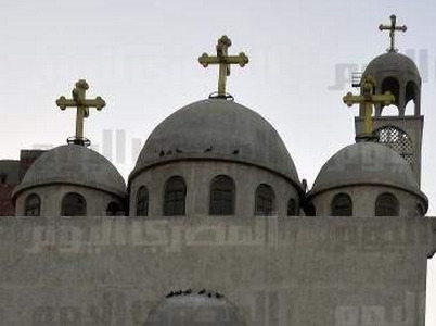 Muslims pray in front of Imbaba church, decry sectarianism | &Eacute;gypte-actualit&eacute;s | Scoop.it