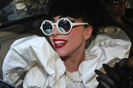 Lady Gaga indossa occhiali Sunettes. | Occhiali Blog | Occhiali | Scoop.it