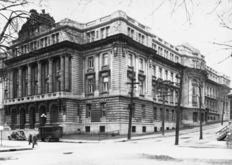 Ecole des Hautes &Eacute;tudes Commerciales, 8 avril 1936 | Photos ancestrales de Montr&eacute;al | Scoop.it