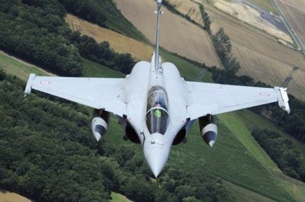 Un rafale intercepte un avion de tourisme au dessus du pic | Bugarach | Scoop.it
