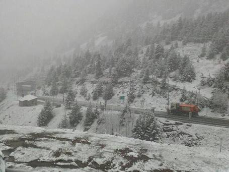 Neige au tunnel de Bielsa le 17 mai 2013 - Estefan&iacute;a Lobera Torres | Facebook | Vall&eacute;e d'Aure - Pyr&eacute;n&eacute;es | Scoop.it