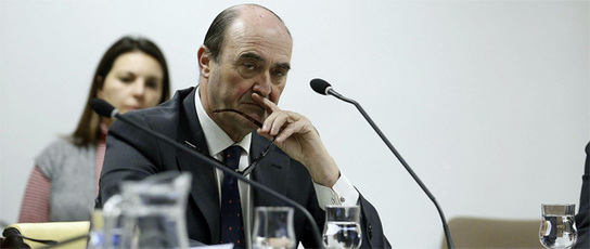 Guindos deja a Botella sin su último escudo y le abre la tercera crisis de Gobierno - elConfidencial.com