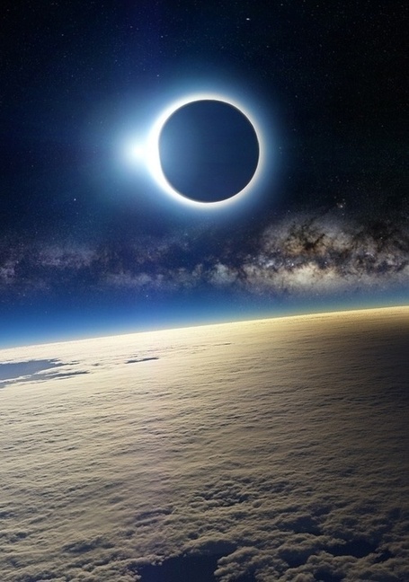 Captivating Eclipse..... | Reflejos | Scoop.it