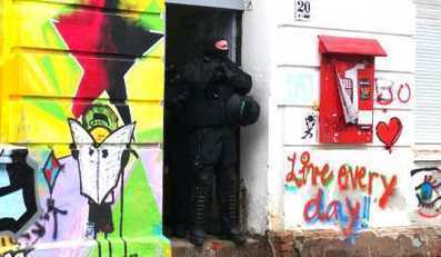 Police raid suspected leftist extremists - The Local.de | The Indigenous Uprising of the British Isles | Scoop.it