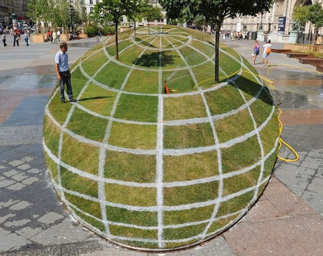 3D Grass Globe Illusion at Paris City Hall | Geography Education | Scoop.it
