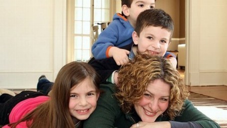 'Scary Mommy' Blogger Helps 300+ Families Afford Thanksgiving | Angelic Inspiration's | Scoop.it