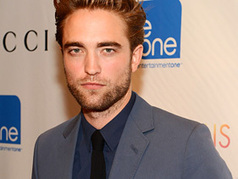 Robert Pattinson Is All Smiles On 'Daily Show' After Kristen Stewart Scandal - MTV.com | The Twilight Saga | Scoop.it