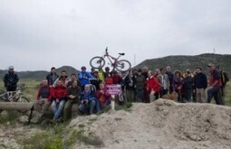 Caminata reivindicativa S.O.S. Val de Vares, amenazado por la familia Yarza | AraInfo | Achencia de Noticias d&acute;Arag&oacute;n | Noticias sobre Caminos P&uacute;blicos | Scoop.it
