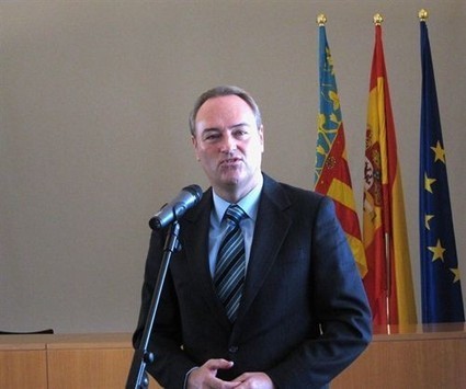 Fabra intenta parar otro esc&aacute;ndalo de corrupci&oacute;n cesando al director general de Integraci&oacute;n y Cooperaci&oacute;n | Cooperando | Scoop.it