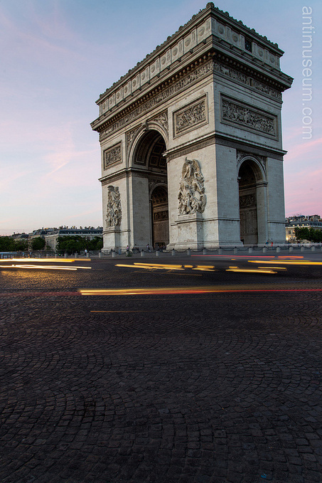 Champs Elysees - Trailing Lights (2) | M&eacute;dias sociaux et tourisme | Scoop.it