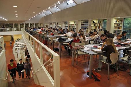 &ldquo;Los bibliotecarios son los superh&eacute;roes de la cultura": Subid&oacute;n de usuarios en las bibliotecas de Andaluc&iacute;a. | Noticias de digitalizacion | Scoop.it