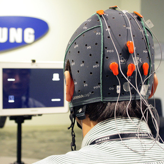 Samsung Tests a Galaxy Note 10.1 Controlled by Brain Activity  | MIT Technology Review | Discapacidad y tecnolog&iacute;a | Scoop.it