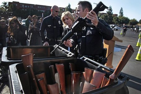 Guns pour in at L.A. buyback events | MN News Hound | Scoop.it