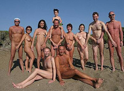 Nudisti cercansi per il film di Ruffini | Le notizie del 2011 | Scoop.it