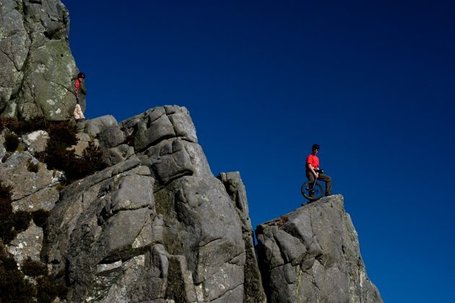 Thrillseeking Brits risk life and limb flying down cliff faces on UNICYCLES | Funteresting Stuff | Scoop.it