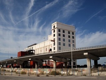 France: Marseilles' abandoned Grain Silo is now an Opera House | Grain Elevators | Scoop.it