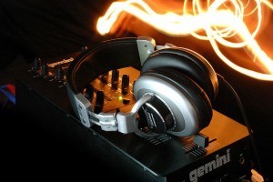 Who Wins in a Fight: Headphones or Monitors? - Audio Issues | Voice Recording Digest | Scoop.it