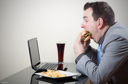 32 Percent Of People Tweet While They Eat [REPORT] - AllTwitter | Quite Interesting Stats and Facts | Scoop.it