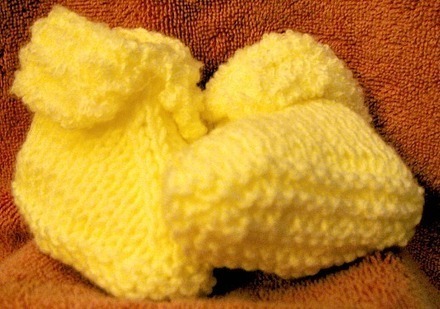 Free knitting patterns: baby booties - How To Knit