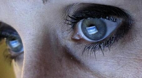 Facebook et les r&eacute;seaux sociaux nous rendent-ils plus solitaires (et plus narcissiques) que jamais ? | Actu des R&eacute;seaux Sociaux et du Social M&eacute;dia | web social | Scoop.it