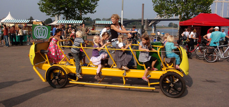 Dutch Kids Pedal Their Own Bus To School | Transportation Today | Scoop.it