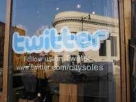 What&rsquo;s In Your&nbsp;Window? #libraries #socialmedia | The Information Professional | Scoop.it