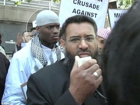 Side by side with preacher of hate? Choudary claims picture shows arrested Islamic fanatic, 28, at 2007 demo | English Volunteer Force News Feed | Scoop.it