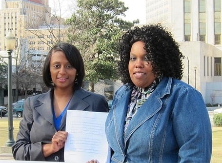 Mother, Advocates to Birmingham, Ala., Police: Stop Using Pepper Spray on Our Children | Southern Poverty Law Center | Community Village Daily | Scoop.it