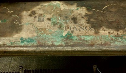 Primitive Chippy Paint Wood Heaven | Antiques & Vintage Collectibles | Scoop.it
