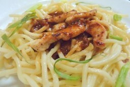 A Taste of Thailand: Stir Fried Chicken with Spicy Tamarind-Oyster Sauce and Sesame Noodles | Food from around the world | Scoop.it