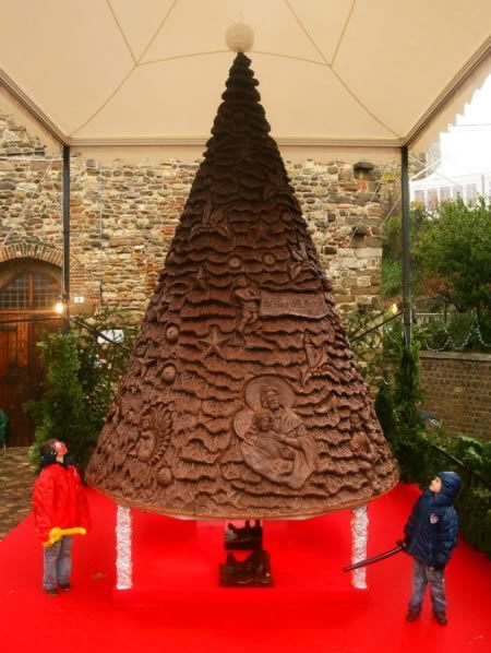 10 Most Amazing Christmas Trees From Around the Globe | Upsetment | Scoop.it