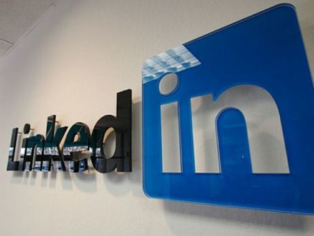 E se LinkedIn fosse poco affidabile? I manager italiani scettici verso il social network professionale | Social Media Italy | Scoop.it