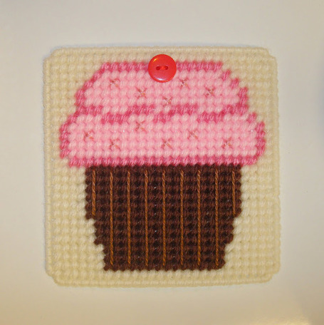 Crochet Spot   Blog Archive   Crochet Pattern: Cupcake Applique