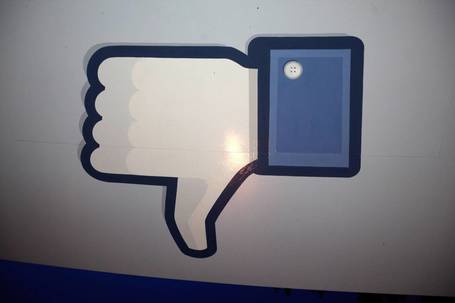 Teenagers 'burdened' by Facebook are turning to Twitter says new study | What Surrounds You | Scoop.it