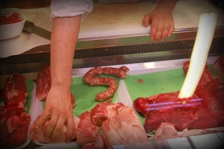 Buying meat in Italy is not a pre-packaged affair, especially in Le Marche | Vertical Farm - Food Factory | Scoop.it