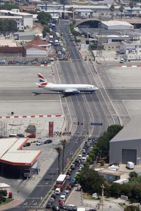 Gibraltar Airport, where planes and cars meet daily | Shock Wave | Scoop.it