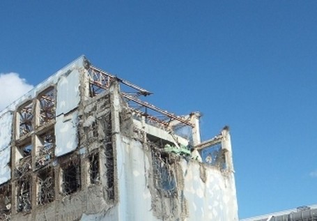 LE BASSIN DE STOCKAGE DU REACTEUR N°4 UNE EPEE DE DAMOCLES SUR LE MONDE | FUKUSHIMA INFORMATIONS | Scoop.it