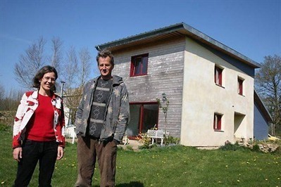 [t&eacute;moignage] Marie et Herv&eacute; Le Gall ont construit leur maison en paille | IMMOBILIER 2013 | Scoop.it