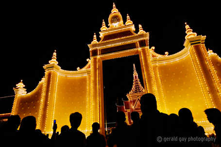 Prayers for King Norodom Sihanouk | Gerald Gay | Fuji X-Pro1 | Scoop.it