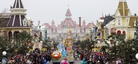 Disneyland f&ecirc;te ses 20 ans dans un secteur qui ne conna&icirc;t pas la crise | Atout France | Scoop.it