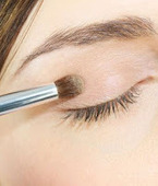 El Rinc&oacute;n de Aparichi: blog de maquillaje: Video Tutorial: &iquest;C&oacute;mo aplicar la sombra de ojos en el p&aacute;rpado m&oacute;vil correctamente? | Beautylinks | Scoop.it