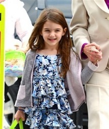 CLAIM: Suri Cruise Being Pitched Fashion Designs By Classmates and Parents - GossipCop | BlingBling | Scoop.it
