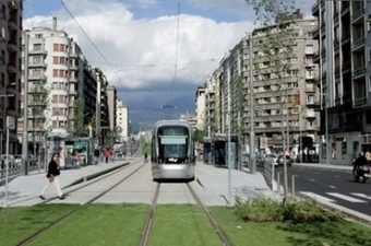 Mobilo&rsquo;web, un bus multim&eacute;dia dans les quartiers | mediateur numerique | Scoop.it