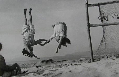 Cartier-Bresson &eacute;tait fou de Sergio Larrain. Il l'a fait entrer &agrave; Magnum. La mort l'en a fait sortir. | Livres photo | Scoop.it