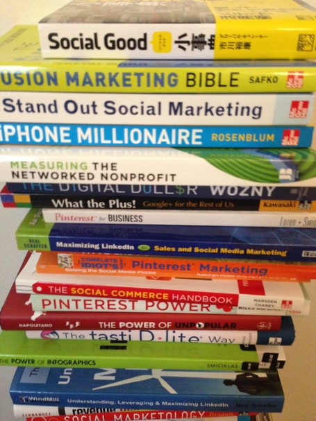 The 20 Best Social Media Books from 2012 to Read in 2013 | Social Media (network, technology, blog, community, virtual reality, etc...) | Scoop.it