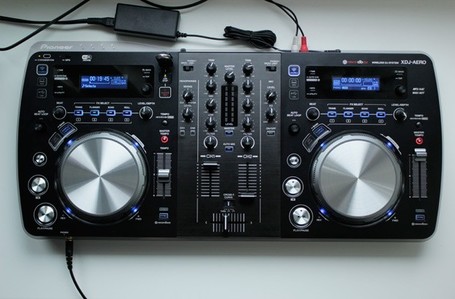 Pioneer XDJ-Aero review: a DJ controller that loves music, hates physical formats | DJing | Scoop.it